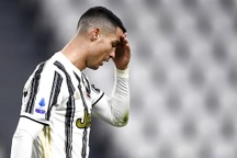 C.Ronaldo không cứu được Juventus khỏi trận thảm bại trước Fiorentina