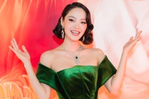 Minh Hằng phản ứng bất ngờ khi bị "ép" khoe ảnh chồng