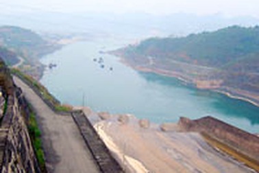 Hồ Hòa Bình bắt đầu mực nước "sống"