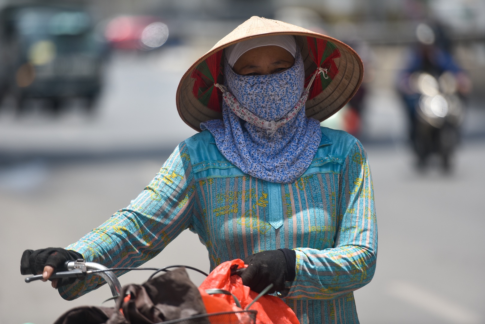 Hà Nội: Mát lòng trà chanh đá miễn phí giữa ngày nắng đỉnh điểm - 1 Hà Nội: Mát lòng trà chanh đá miễn phí giữa ngày nắng đỉnh điểm - 1