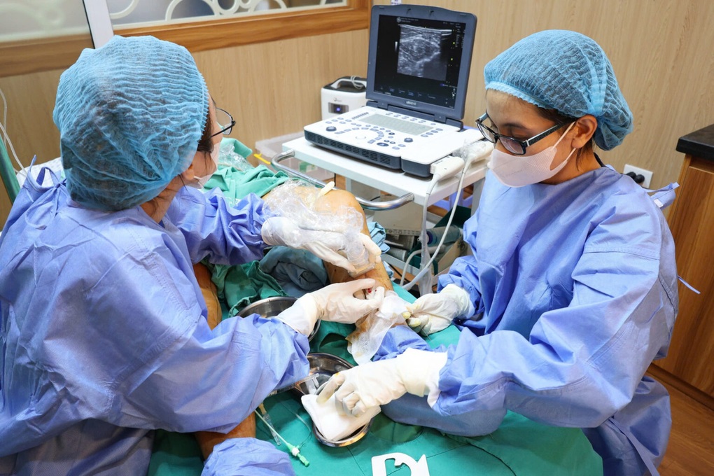 Mạch máu biến dạng vì đứng 8-12 tiếng mỗi ngày - 1 Mạch máu biến dạng vì đứng 8-12 tiếng mỗi ngày - 1