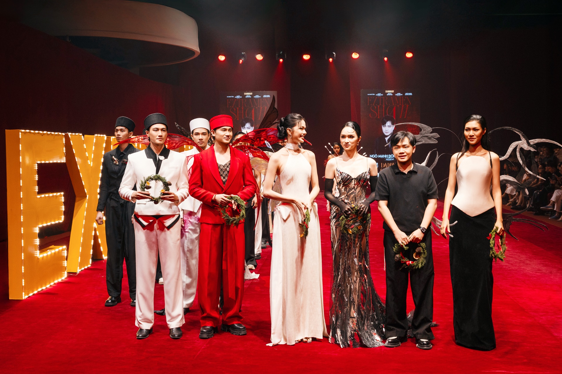 HHen Niê gör comeback på catwalken, hennes skönhet som nybliven mamma drar till sig uppmärksamhet - 12 HHen Niê tái xuất sàn diễn, nhan sắc mẹ bỉm sữa gây chú ý - 12