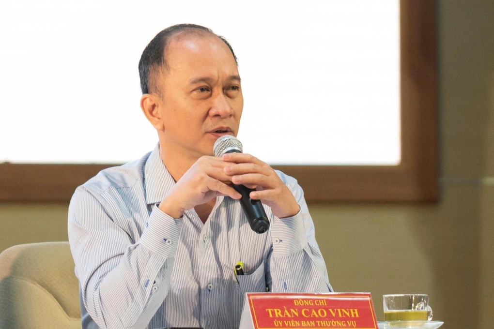 Một tuần, ĐH Quốc gia TPHCM có thêm 2 Phó Giám đốc - 1 Một tuần, ĐH Quốc gia TPHCM có thêm 2 Phó Giám đốc - 1