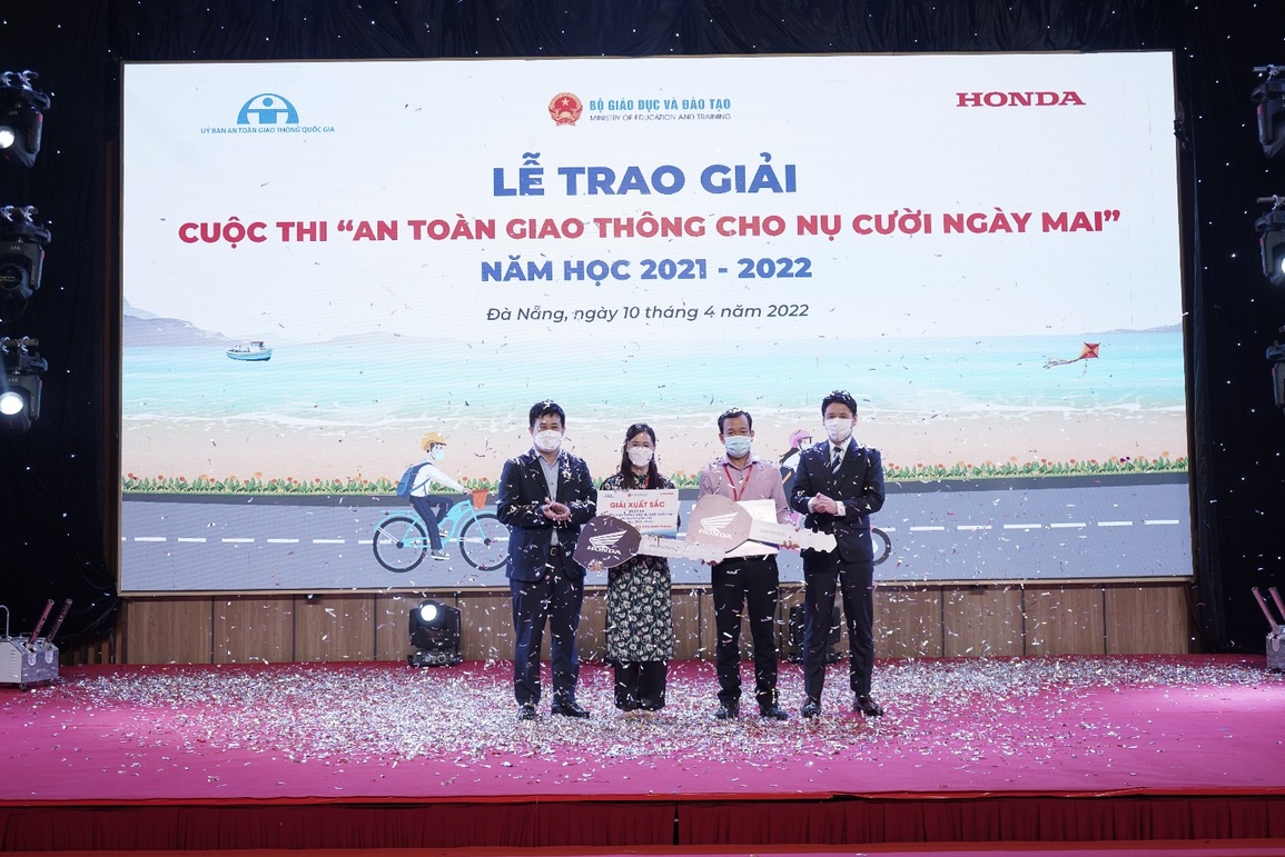 Lễ trao giải cuộc thi ATGT cho nụ cười ngày mai năm học 2021 - 2022 - 3 Lễ trao giải cuộc thi ATGT cho nụ cười ngày mai năm học 2021 - 2022 - 3