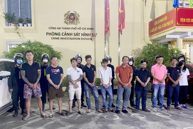 Công an TPHCM triệt phá đường dây cá độ bóng đá có trang bị súng