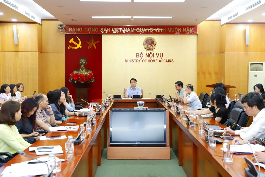 Phân quyền mạnh để hút nhân lực chất lượng cao cho khu vực công - 2 Phân quyền mạnh để hút nhân lực chất lượng cao cho khu vực công - 2