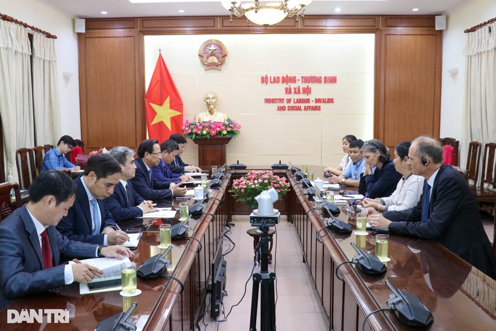 Chiến lược 10 năm để mỗi người dân đều được thụ hưởng chính sách an sinh - 1 Chiến lược 10 năm để mỗi người dân đều được thụ hưởng chính sách an sinh - 1