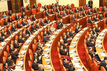 Chủ tịch Quốc hội điều hành thảo luận việc tinh gọn bộ máy