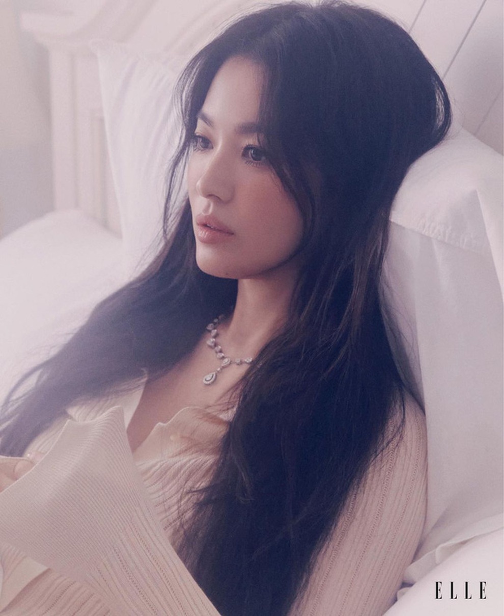 Tròn 2 năm ly hôn, Song Hye Kyo quyến rũ và nổi tiếng hơn! - 1 Tròn 2 năm ly hôn, Song Hye Kyo quyến rũ và nổi tiếng hơn! - 1