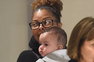 Janet Jackson xuất hiện bên con cưng tại New York