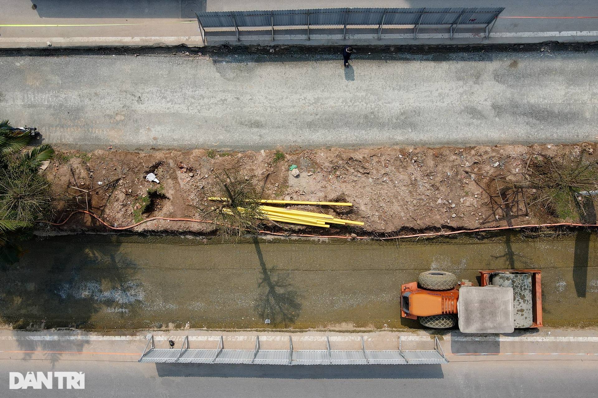 Xén dải phân cách, mở rộng đường tại điểm đen ùn tắc giao thông ở Hà Nội - 3 Xén dải phân cách, mở rộng đường tại điểm đen ùn tắc giao thông ở Hà Nội - 3