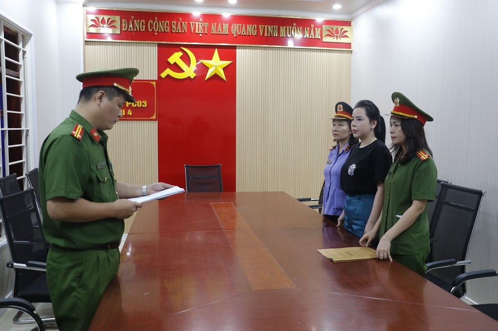 Dàn dựng đoàn y tế trung ương lừa bán thực phẩm chức năng cho 1.000 người - 1 Dàn dựng đoàn y tế trung ương lừa bán thực phẩm chức năng cho 1.000 người - 1