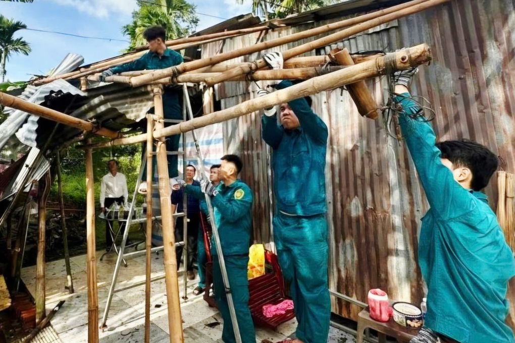 Lốc xoáy quét qua xã đảo ở Cần Thơ làm 28 hộ dân bị ảnh hưởng - 1