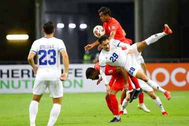 Đánh bại Philippines, Singapore vươn lên dẫn đầu bảng A AFF Cup 2020