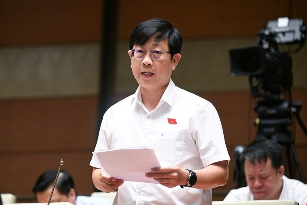 Đại biểu Quốc hội cảm nhận sự thiêng liêng khi thông qua quyết sách lịch sử - 2 Đại biểu Quốc hội cảm nhận sự thiêng liêng khi thông qua quyết sách lịch sử - 2
