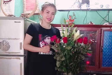 Khách hàng bật khóc khi được chủ quán cháo trả lại gần 200 triệu đồng