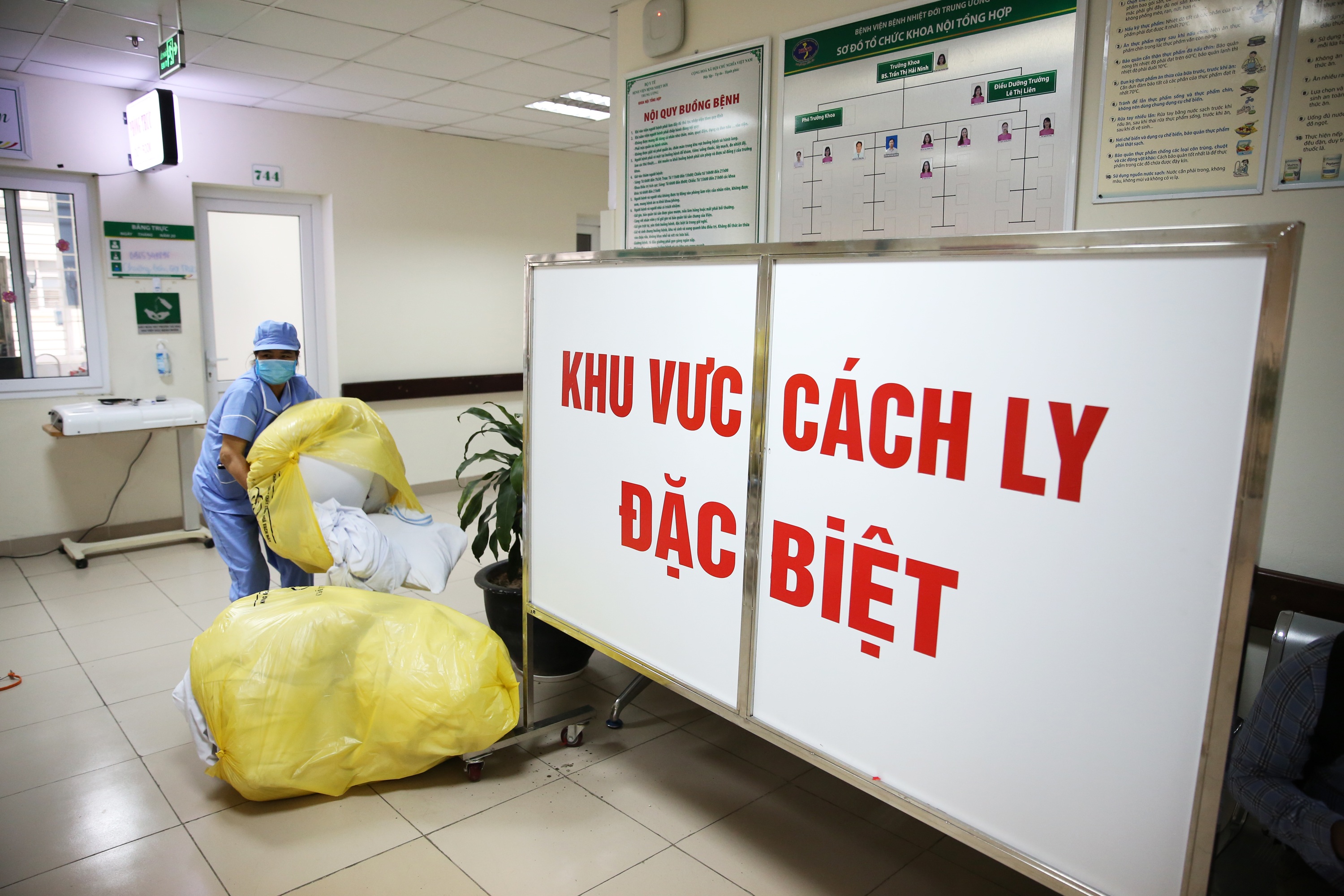 Căn phòng cách ly đặc biệt của hai vợ chồng thai phụ trở về từ Vũ Hán - 2 Căn phòng cách ly đặc biệt của hai vợ chồng thai phụ trở về từ Vũ Hán - 2