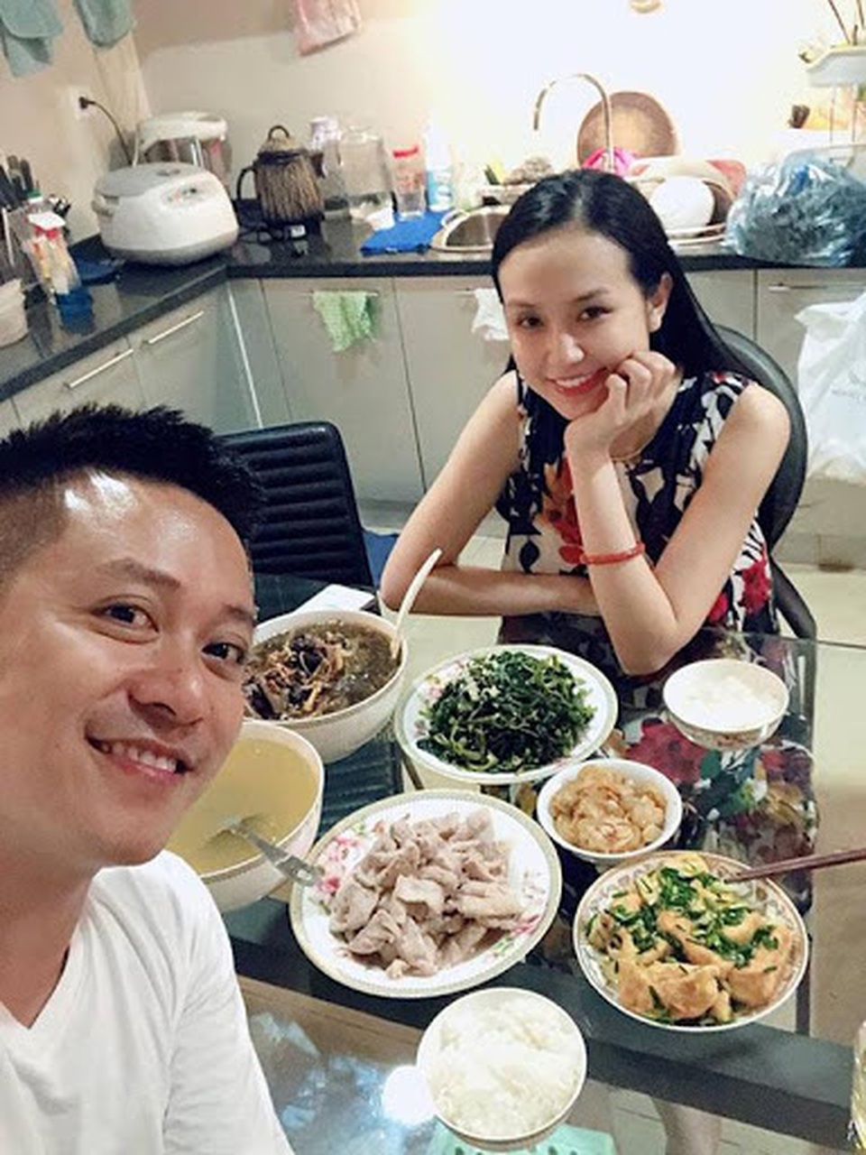 Ở nhà mùa dịch, loạt sao nam bỗng dưng trở thành “vua đầu bếp” - 8 Ở nhà mùa dịch, loạt sao nam bỗng dưng trở thành “vua đầu bếp” - 8