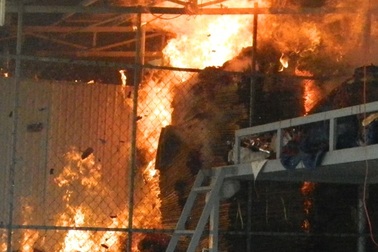 Giận mẹ, con trai phóng hỏa đốt cửa hàng nông sản