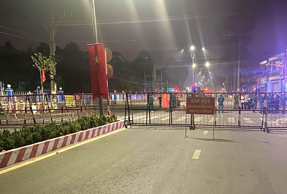 Một sinh viên mắc Covid-19, khu vực Đại học Thủ Dầu Một bị phong tỏa - 1 Một sinh viên mắc Covid-19, khu vực Đại học Thủ Dầu Một bị phong tỏa - 1