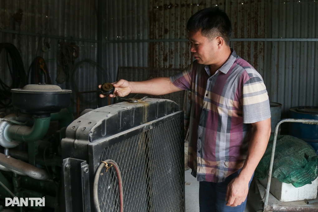 Mất điện, ông chủ không dám chạy máy phát cho nhà, chỉ dành quạt mát cho gà - 5 Mất điện, ông chủ không dám chạy máy phát cho nhà, chỉ dành quạt mát cho gà - 5