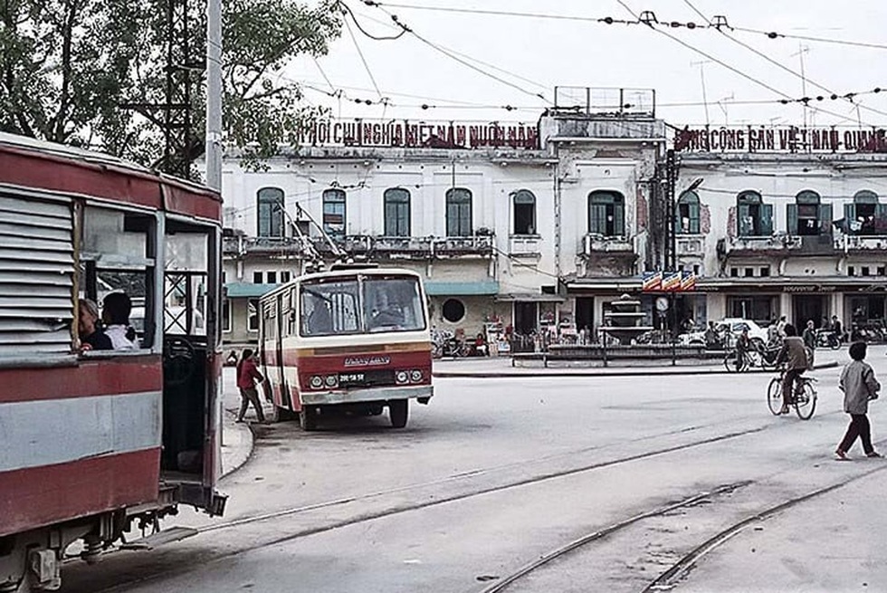 Những cột mốc đầu tiên của ngành ô tô Việt Nam trong hành trình 80 năm - 7 Những cột mốc đầu tiên của ngành ô tô Việt Nam trong hành trình 80 năm - 7