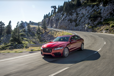 Tiết kiệm tới 110 triệu đồng khi mua xe Jaguar và Land Rover trong tháng 7 và 8