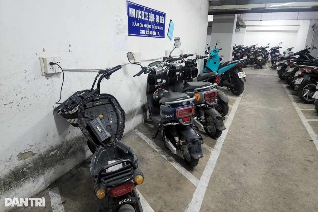 Điểm tuần: Bình Gold cướp taxi; xe sụt hố tử thần; lật xe 10 người chết - 5 Điểm tuần: Bình Gold cướp taxi; xe sụt hố tử thần; lật xe 10 người chết - 5