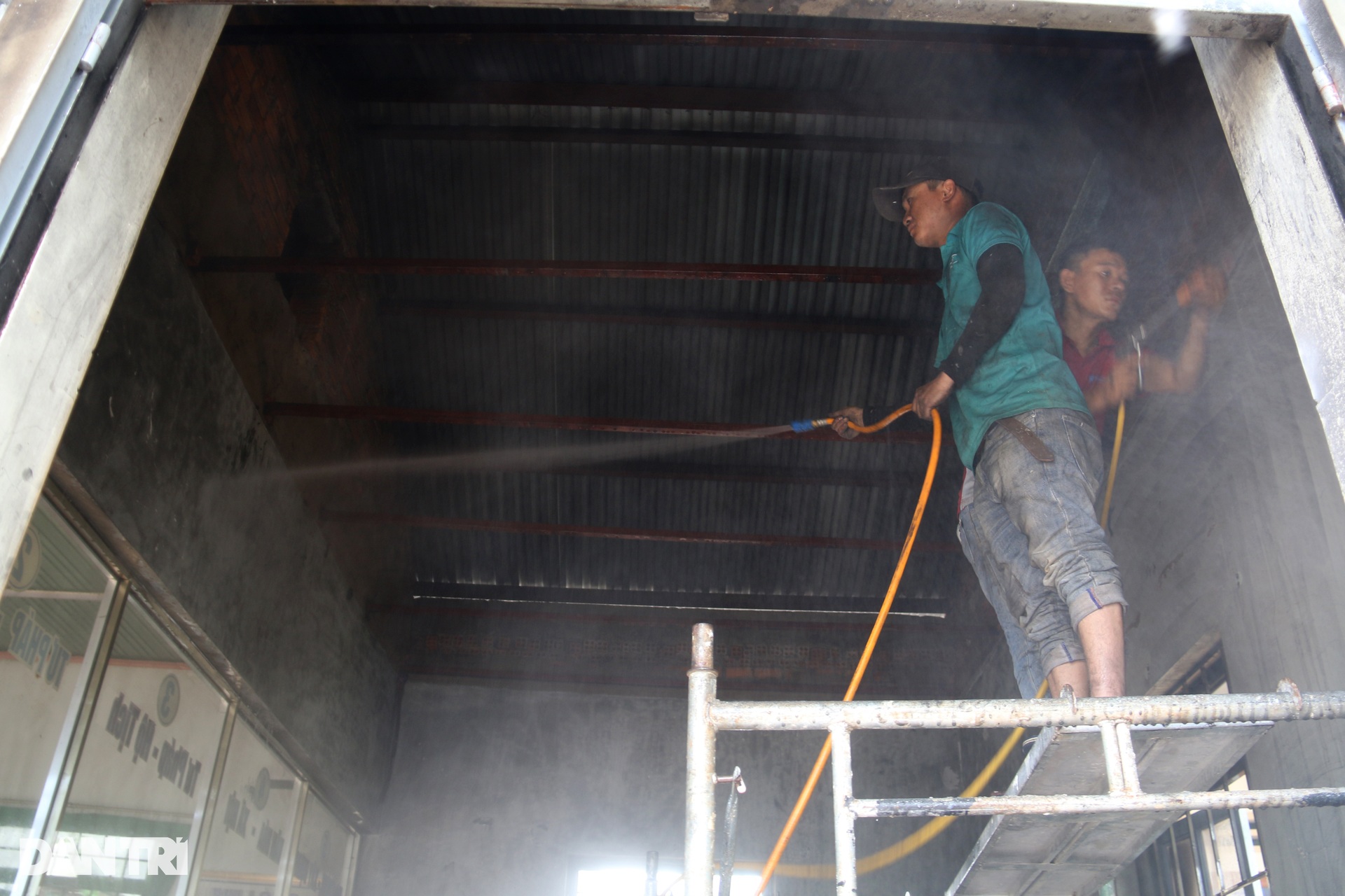Vụ tấn công ở Đắk Lắk: Khẩn trương sửa chữa trụ sở xã - 10 Vụ tấn công ở Đắk Lắk: Khẩn trương sửa chữa trụ sở xã - 10