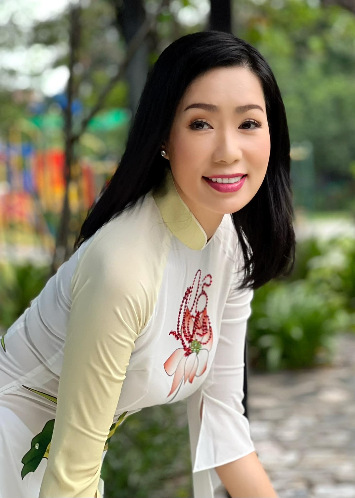 Trịnh Kim Chi nói gì về việc cứu Sân khấu kịch Hồng Vân? - 2 Trịnh Kim Chi nói gì về việc cứu Sân khấu kịch Hồng Vân? - 2