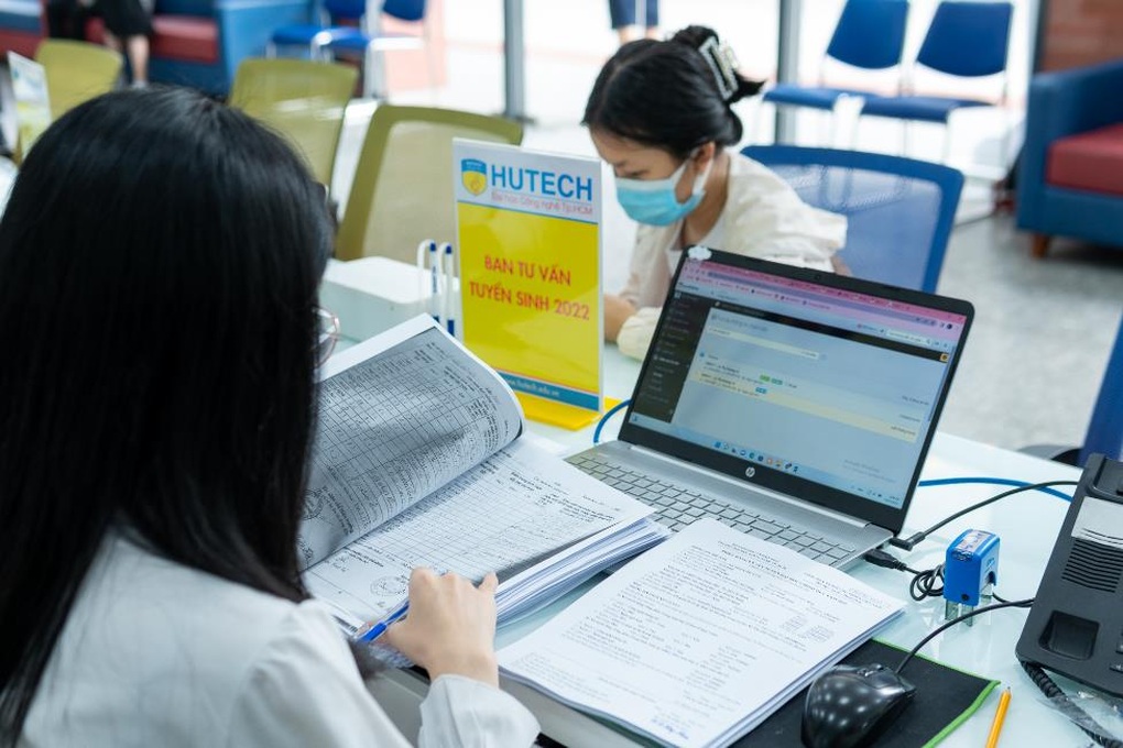 Nhiều thí sinh chọn xét tuyển học bạ sau khi kết thúc kỳ thi tốt nghiệp THPT - 3 Nhiều thí sinh chọn xét tuyển học bạ sau khi kết thúc kỳ thi tốt nghiệp THPT - 3