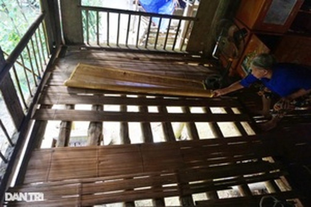 Bà cụ chăm chồng tai biến, con tâm thần: Trời chưa thương đủ nên còn khổ - 7 Bà cụ chăm chồng tai biến, con tâm thần: Trời chưa thương đủ nên còn khổ - 7