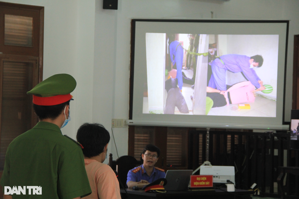 Tận cùng tội ác của kẻ tử tù tiếp tục đòi giết người - 2 Tận cùng tội ác của kẻ tử tù tiếp tục đòi giết người - 2