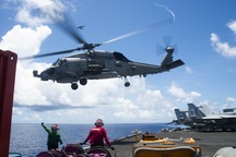 Nhóm tàu sân bay Mỹ diễn tập tại Biển Đông