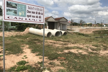 Quảng Ngãi: Tỉnh chỉ đạo báo cáo tình hình bán đất nền, cấp huyện làm ngơ