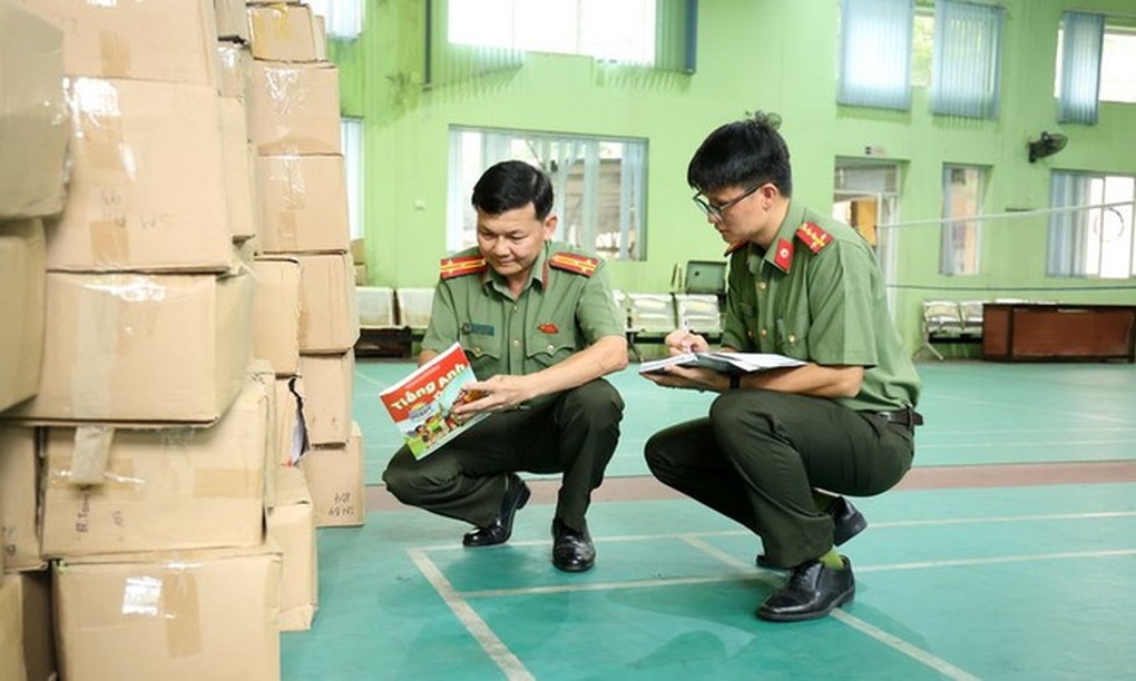 In sách giáo khoa giả bán cho nhiều trường học, đại lý ở Hà Nội, Bắc Ninh - 1 In sách giáo khoa giả bán cho nhiều trường học, đại lý ở Hà Nội, Bắc Ninh - 1
