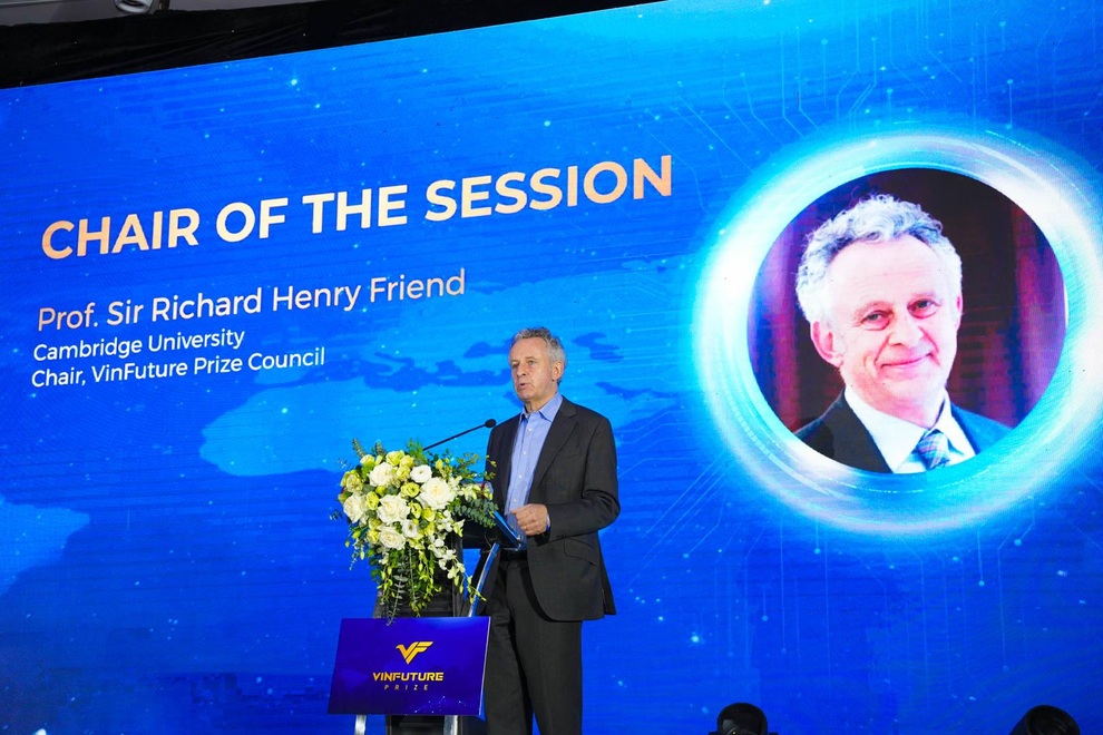 GS. Sir. Richard Henry Friend: Giải thưởng VinFuture mang đến nhiều bất ngờ, thú vị - 2 GS. Sir. Richard Henry Friend: Giải thưởng VinFuture mang đến nhiều bất ngờ, thú vị - 2