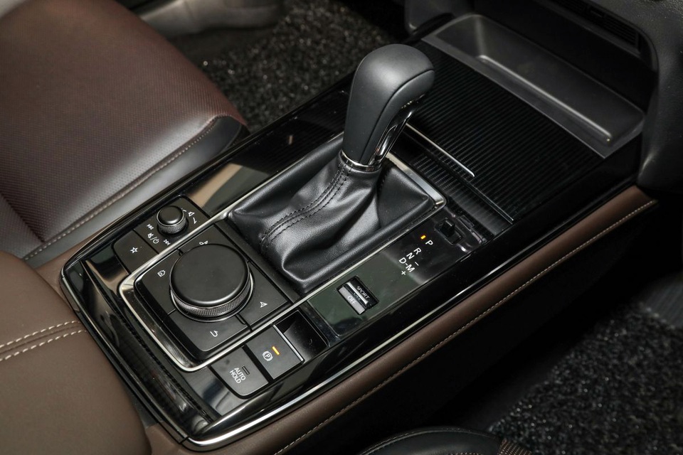 Diện kiến Mazda CX-30, mẫu crossover “nhỡ nhàng” - 15 Diện kiến Mazda CX-30, mẫu crossover “nhỡ nhàng” - 15