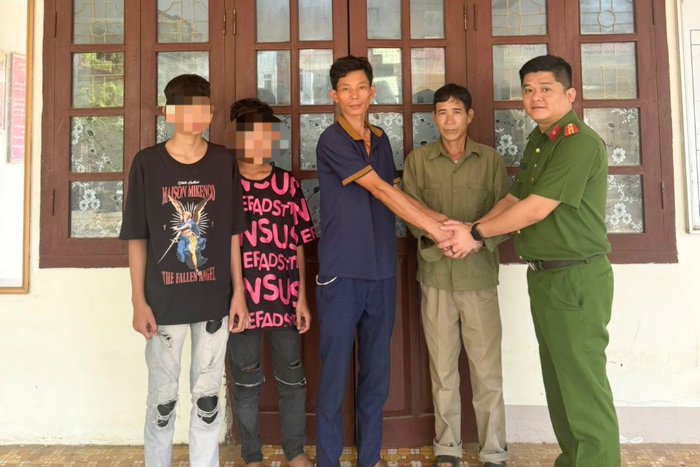 Hai thanh, thiếu niên vùng cao suýt bị lừa bán sang nước ngoài - 1 Hai thanh, thiếu niên vùng cao suýt bị lừa bán sang nước ngoài - 1