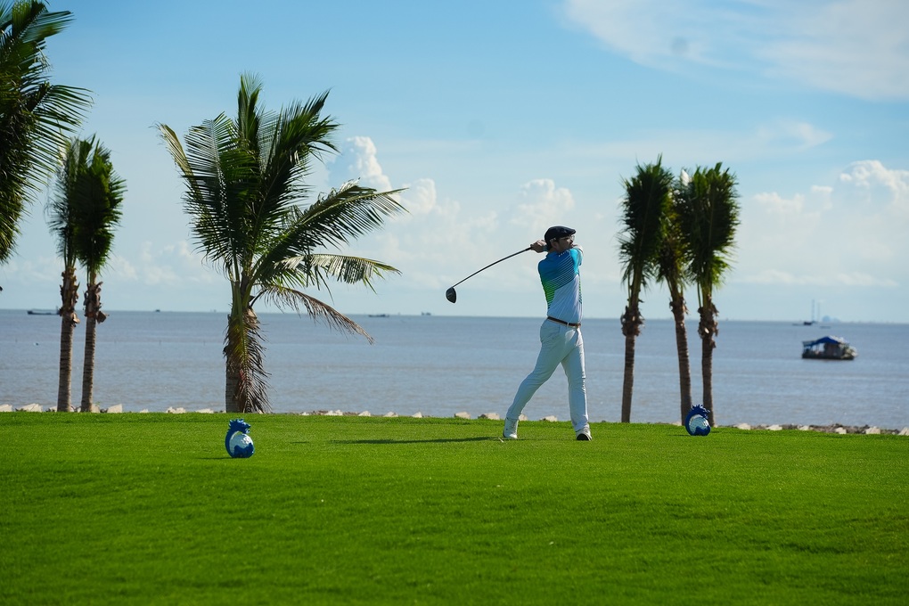 Dragon Golf Links khánh thành giai đoạn 2 - hoàn thiện 27 hố golf theo chuẩn quốc tế - 4 Dragon Golf Links khánh thành giai đoạn 2 - hoàn thiện 27 hố golf theo chuẩn quốc tế - 4