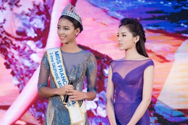 Hoa hậu Pháp khoe sắc cùng người đẹp Việt