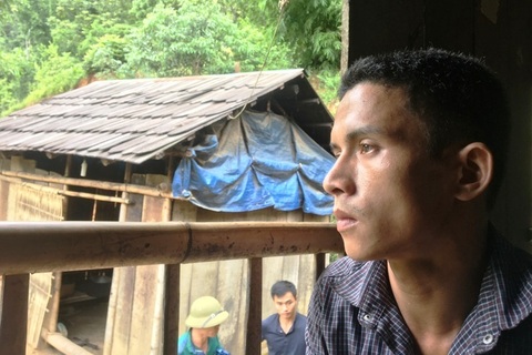 Tột cùng nỗi đau của người đàn ông mất cả bố mẹ và vợ con trong lũ dữ