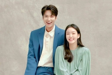 Trước khi bị "bắt quả tang" hò hẹn, Lee Min Ho bị nghi tìm hiểu cô gái này