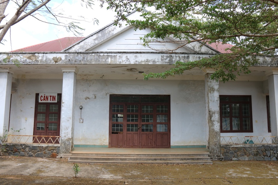 Không người học, trung tâm dạy nghề 25 tỷ đồng bỏ hoang, máy móc phủ bạt - 7 Không người học, trung tâm dạy nghề 25 tỷ đồng bỏ hoang, máy móc phủ bạt - 7
