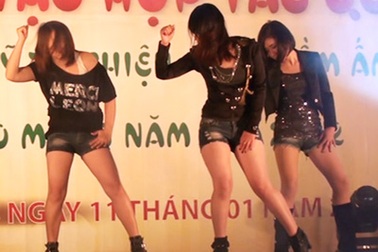 Xem sinh viên phiêu cùng…liên khúc thiếu nhi