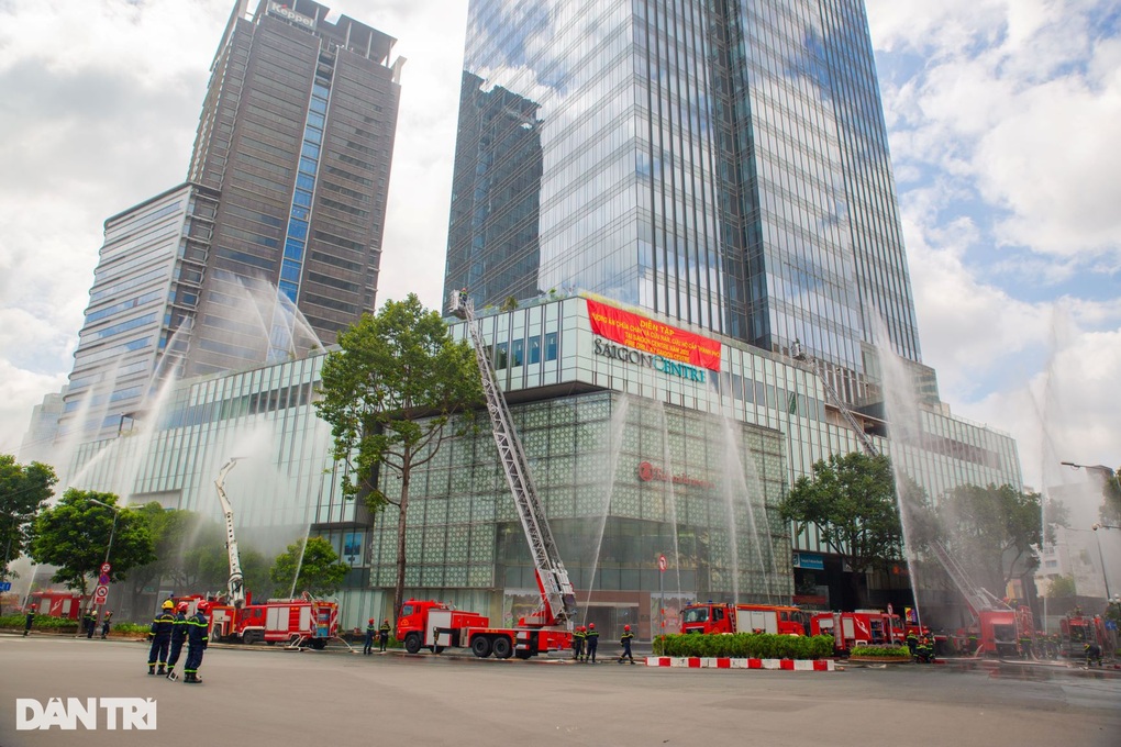 TPHCM sắp diễn tập xử lý đám cháy quy mô lớn tại ga ngầm metro số 1 - 1 TPHCM sắp diễn tập xử lý đám cháy quy mô lớn tại ga ngầm metro số 1 - 1