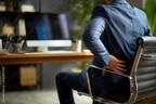 Nhiều người chưa 40 tuổi lưng đã "thẳng như cây tre"