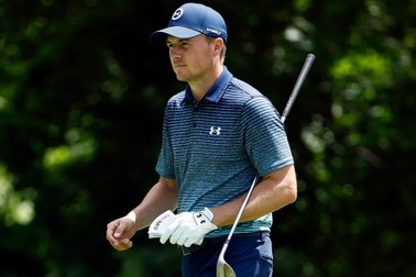 Jordan Spieth dẫn đầu giải Challenge tại Texas, Phil Mickelson bị loại