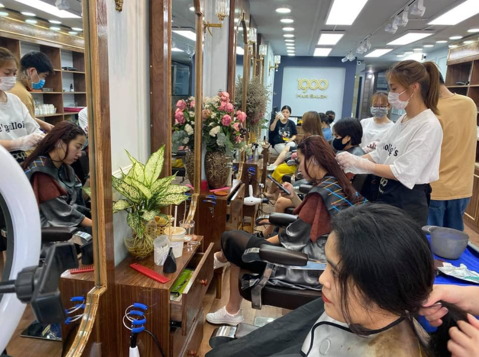 Hairstylist Chiến Nguyễn chia sẻ cách chăm sóc tóc tránh hư tổn - 3 Hairstylist Chiến Nguyễn chia sẻ cách chăm sóc tóc tránh hư tổn - 3