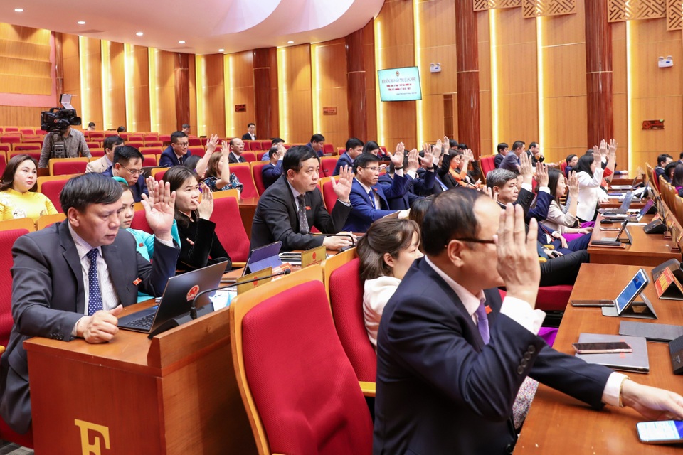 Quảng Ninh phấn đấu trở thành một trong những cực tăng trưởng của phía Bắc - 2 Quảng Ninh phấn đấu trở thành một trong những cực tăng trưởng của phía Bắc - 2